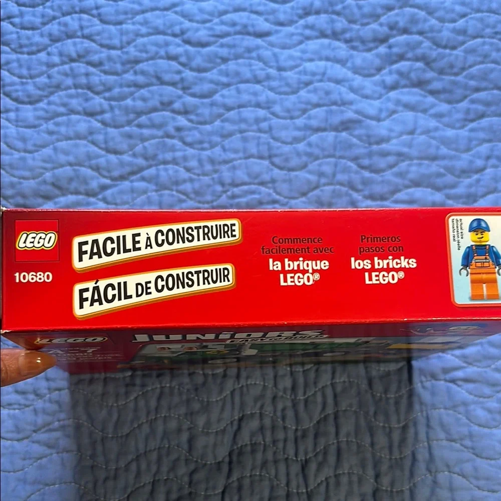 LEGO Juniors Green Garbage Truck Building Set - Picture 3 of 7